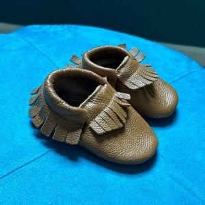 BirdRock Baby brown moccasin
